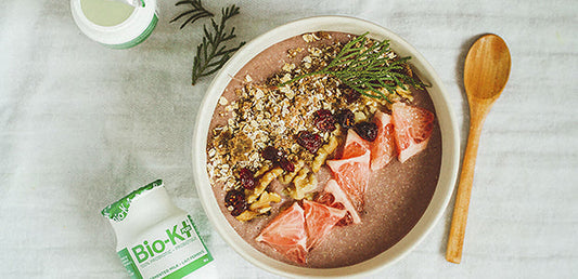 Bol de smoothie festif au Bio-K+, aux canneberges, à l’orange et au gingembre - La Boite à Grains