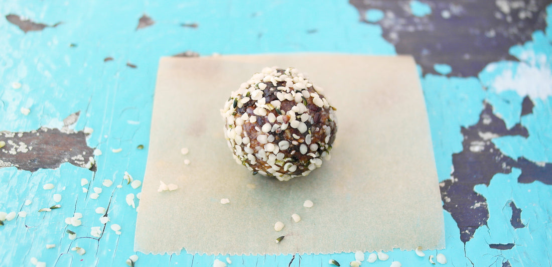 Boules d’énergie sans cuisson au chanvre, abricots & vanille - La Boite à Grains