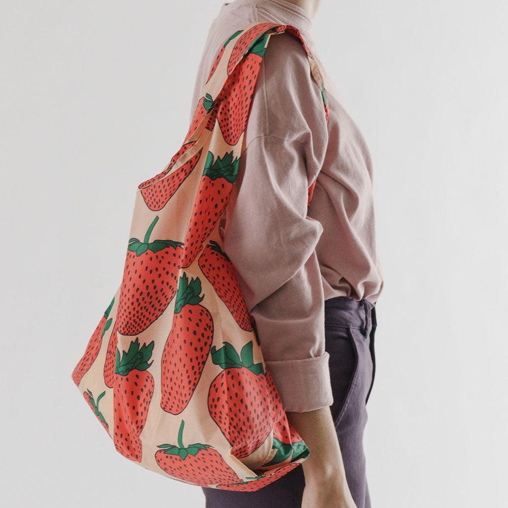 Strawberry Baggu Reusable Bag - La Boite à Grains
