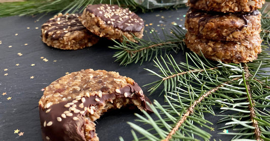 Biscuits Moelleux aux Dattes et Sésame - La Boite à Grains