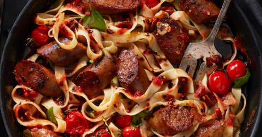 Fettuccine aux tomates cerises rôties avec saucisses à l’ail et au fenouil - La Boite à Grains