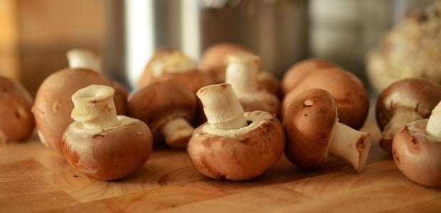 Recette : champignons de Paris à l’ail - La Boite à Grains