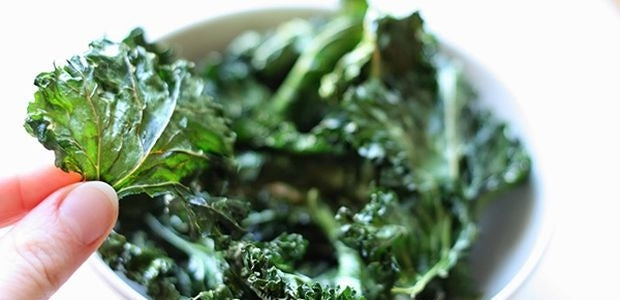 Recette : chips de kale au four - La Boite à Grains