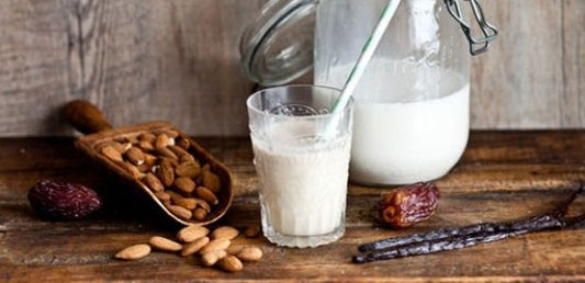 Recette : lait d’amande - La Boite à Grains